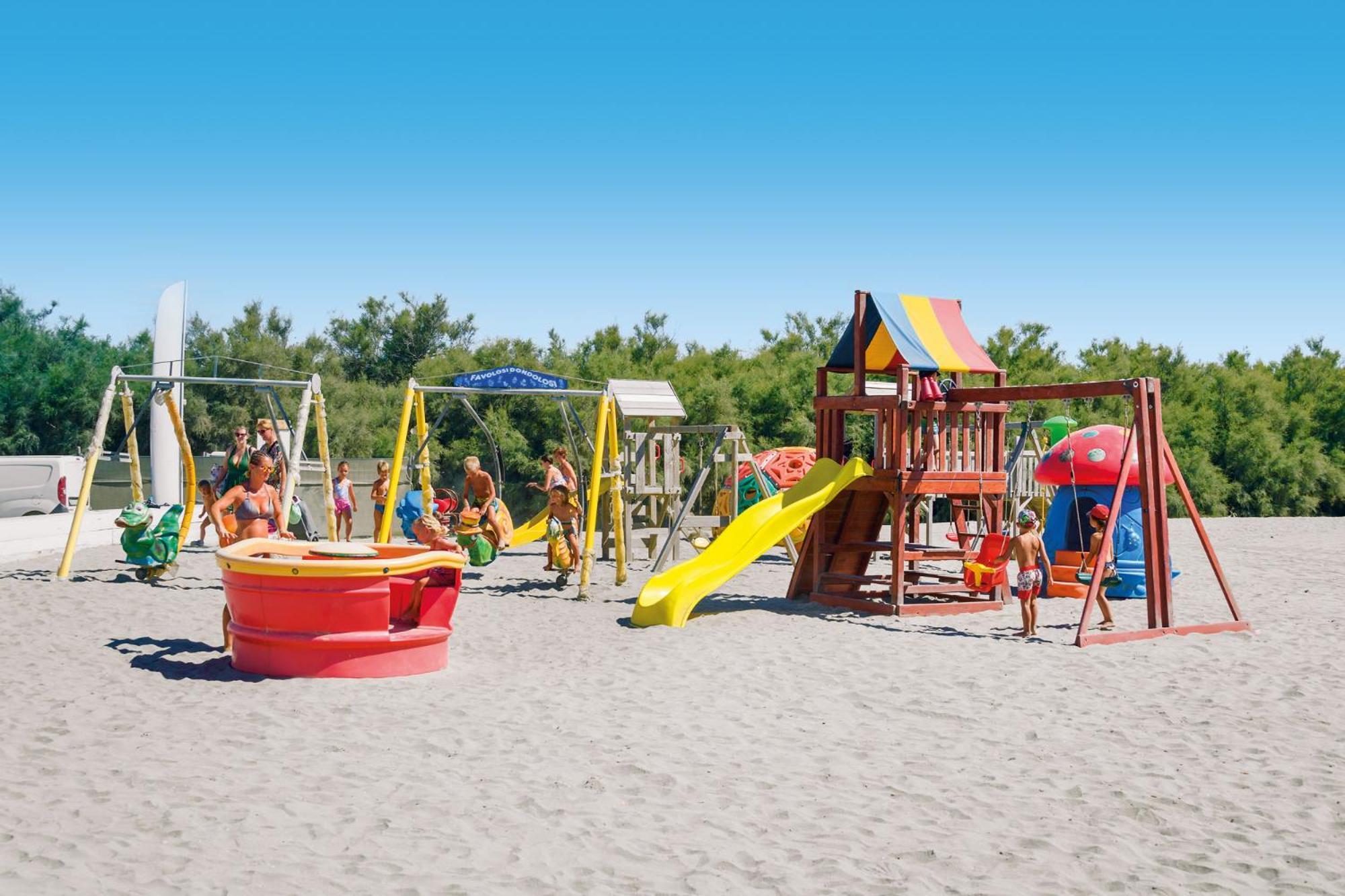 Barricata Holiday Village Scardovari Exterior photo Playground in the park